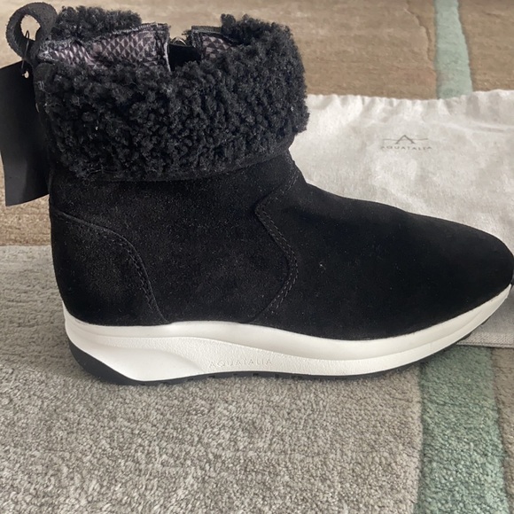 Aquatalia bev waterproof suede bootie( brand new) - Picture 6 of 9